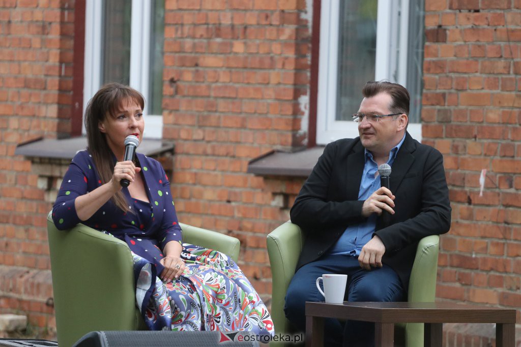Spotkanie z Justyną Sieńczyłło [06.07.2022] - zdjęcie #2 - eOstroleka.pl
