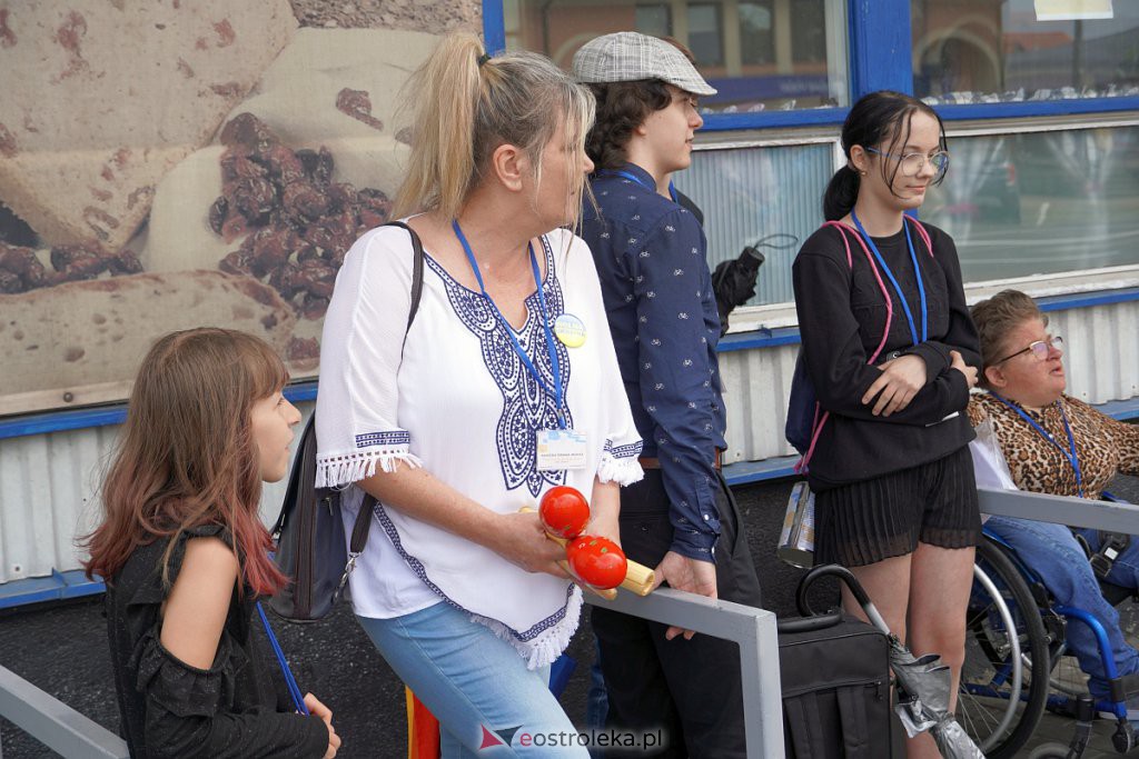 Mini koncerty charytatywne w autobusach MZK na rzecz uchodźców z Ukrainy [08.07.2022] - zdjęcie #24 - eOstroleka.pl