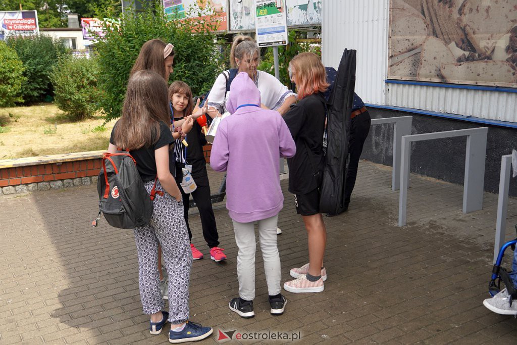 Mini koncerty charytatywne w autobusach MZK na rzecz uchodźców z Ukrainy [08.07.2022] - zdjęcie #23 - eOstroleka.pl