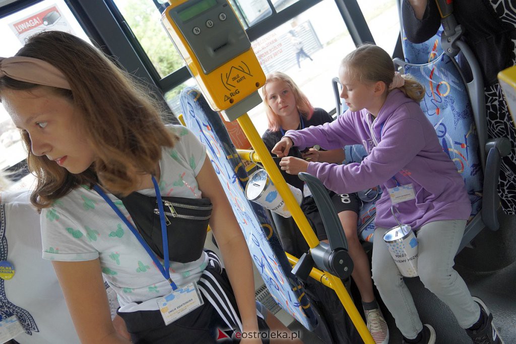 Mini koncerty charytatywne w autobusach MZK na rzecz uchodźców z Ukrainy [08.07.2022] - zdjęcie #15 - eOstroleka.pl