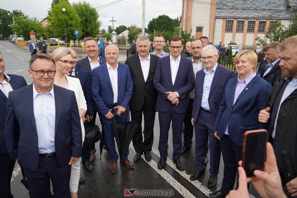Konferencja premiera M. Morawieckiego w Dłutówce [08.07.2022] - zdjęcie #8 - eOstroleka.pl