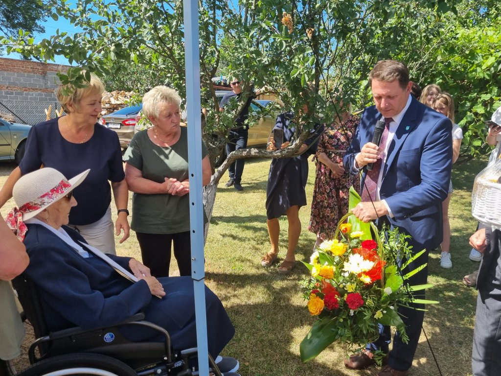 Piękny jubileusz mieszkanki gminy Goworowo. Pani Irena skończyła 100 lat! [15.07.2022] - zdjęcie #5 - eOstroleka.pl
