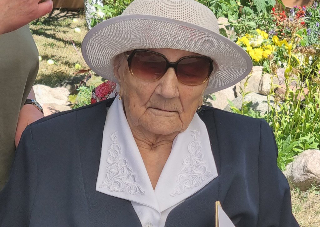 Piękny jubileusz mieszkanki gminy Goworowo. Pani Irena skończyła 100 lat! [15.07.2022] - zdjęcie #1 - eOstroleka.pl