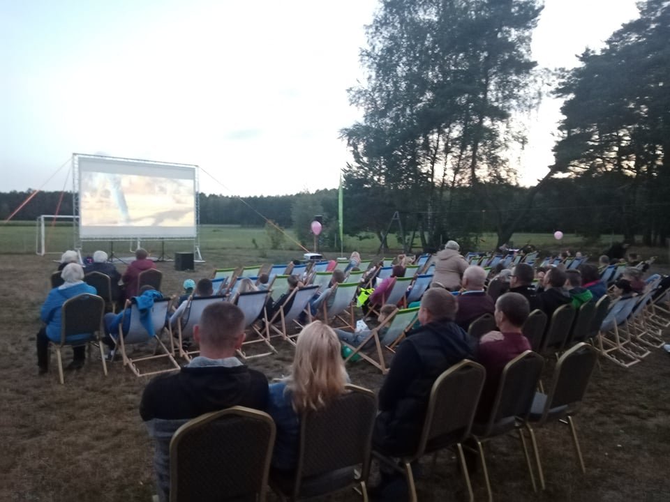 Piknik rodzinny i Letnie Kino Plenerowe z KGW Żebry-Wierzchlas [15.07.2022] - zdjęcie #76 - eOstroleka.pl