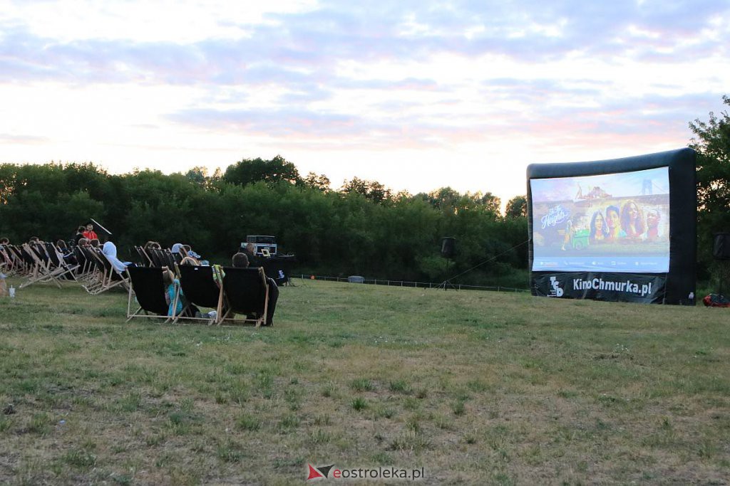Letnie kino plenerowe na plaży w Ostrołęce [15.07.2022] - zdjęcie #17 - eOstroleka.pl