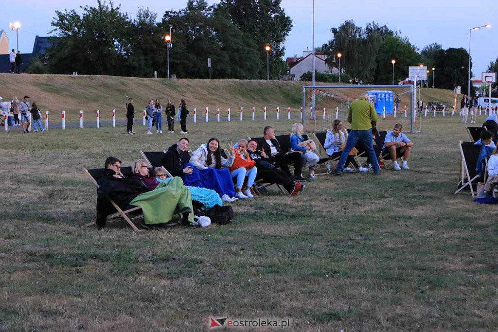 Letnie kino plenerowe na plaży w Ostrołęce [15.07.2022] - zdjęcie #12 - eOstroleka.pl