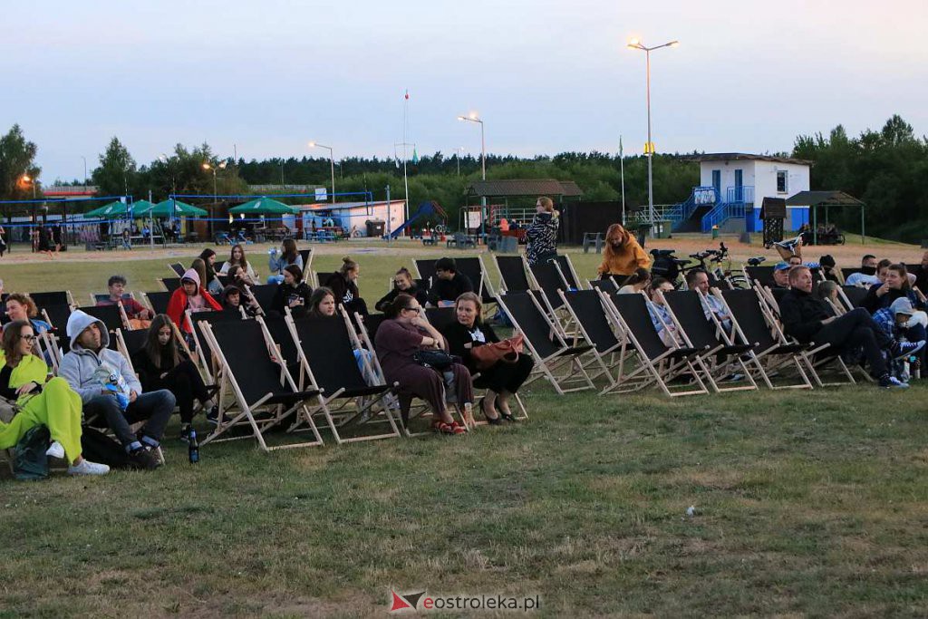 Letnie kino plenerowe na plaży w Ostrołęce [15.07.2022] - zdjęcie #11 - eOstroleka.pl