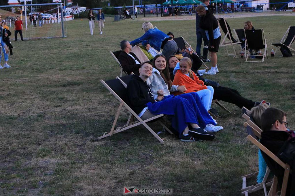 Letnie kino plenerowe na plaży w Ostrołęce [15.07.2022] - zdjęcie #9 - eOstroleka.pl