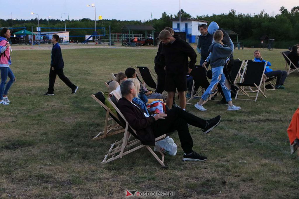 Letnie kino plenerowe na plaży w Ostrołęce [15.07.2022] - zdjęcie #8 - eOstroleka.pl