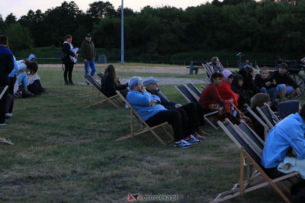 Letnie kino plenerowe na plaży w Ostrołęce [15.07.2022] - zdjęcie #5 - eOstroleka.pl