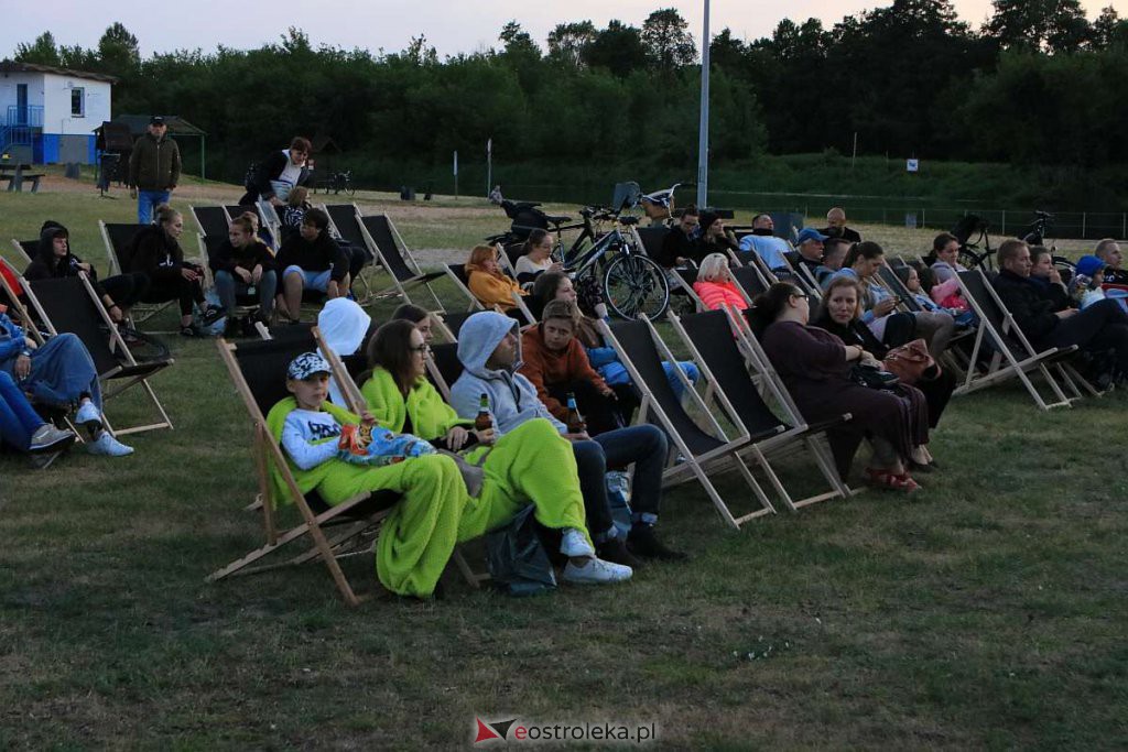 Letnie kino plenerowe na plaży w Ostrołęce [15.07.2022] - zdjęcie #3 - eOstroleka.pl