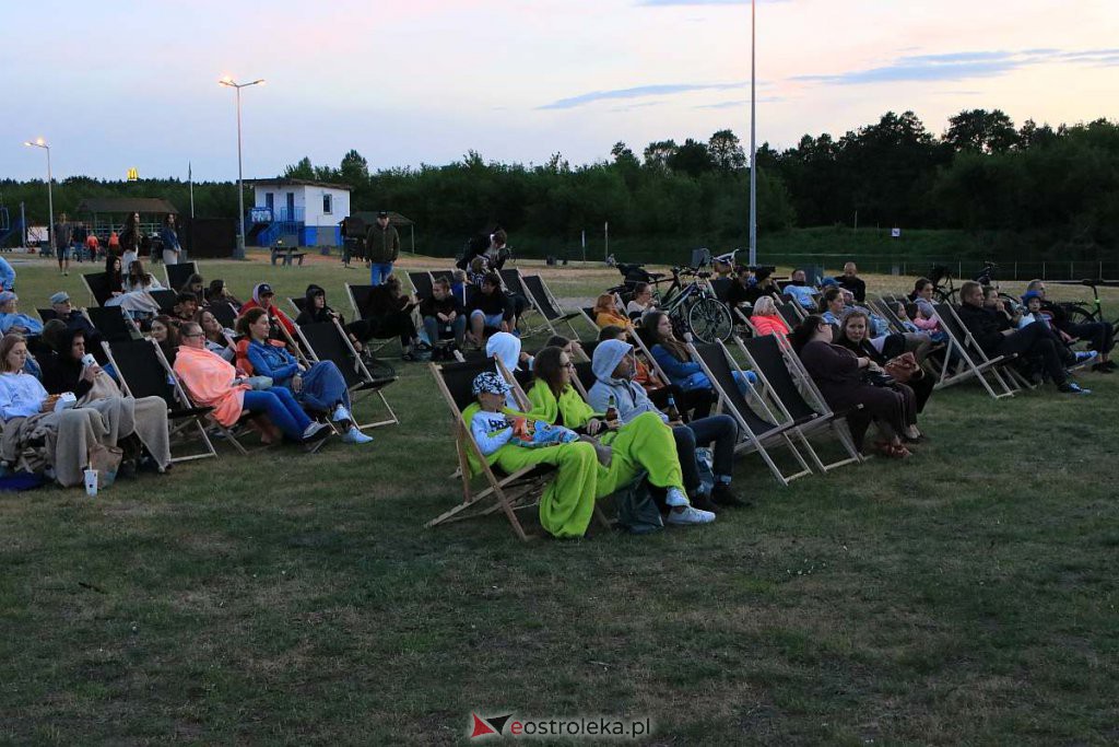 Letnie kino plenerowe na plaży w Ostrołęce [15.07.2022] - zdjęcie #2 - eOstroleka.pl
