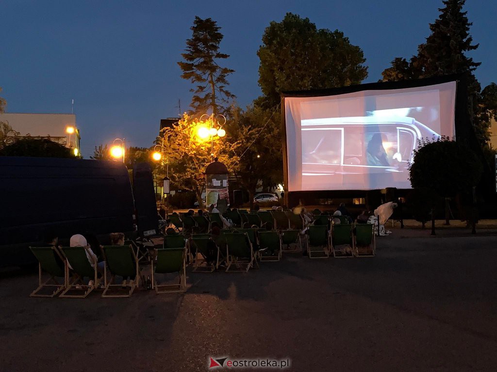 Letnie kino plenerowe w Różanie [15.07.2022] - zdjęcie #2 - eOstroleka.pl