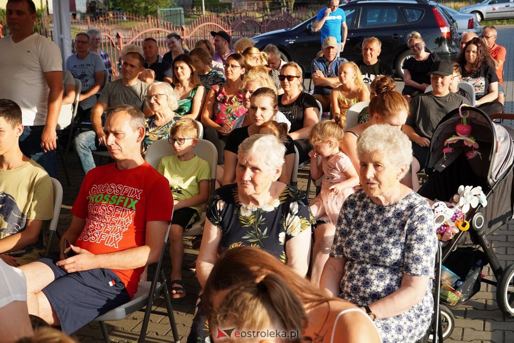 Letnie Granie w Dobrąłęce - Koncert Diany Oleszczak [20.07.2022] - zdjęcie #4 - eOstroleka.pl