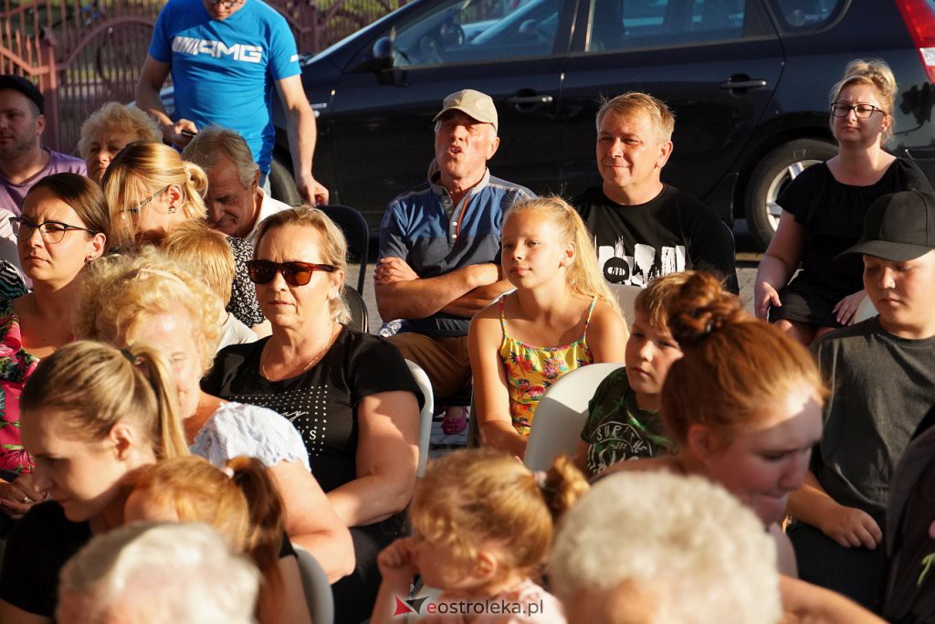 Letnie Granie w Dobrąłęce - Koncert Diany Oleszczak [20.07.2022] - zdjęcie #45 - eOstroleka.pl