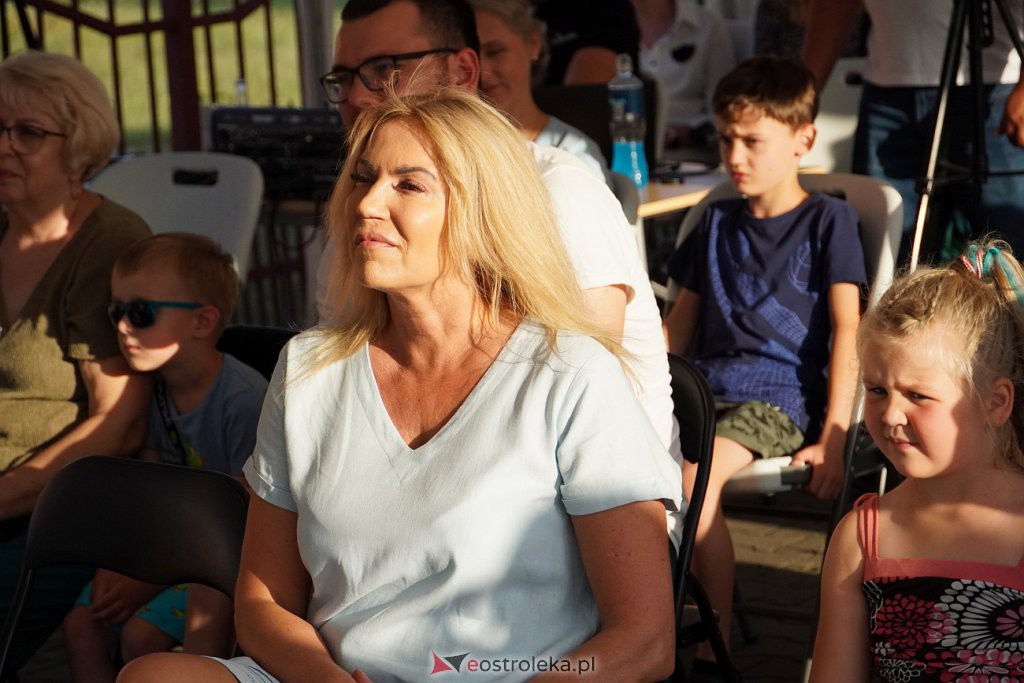 Letnie Granie w Dobrąłęce - Koncert Diany Oleszczak [20.07.2022] - zdjęcie #43 - eOstroleka.pl