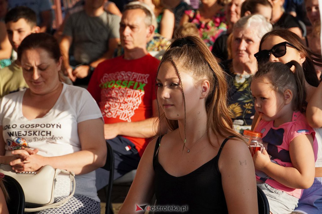 Letnie Granie w Dobrąłęce - Koncert Diany Oleszczak [20.07.2022] - zdjęcie #40 - eOstroleka.pl