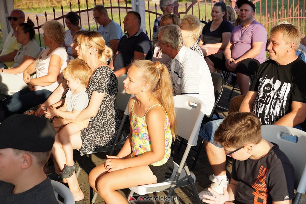 Letnie Granie w Dobrąłęce - Koncert Diany Oleszczak [20.07.2022] - zdjęcie #33 - eOstroleka.pl