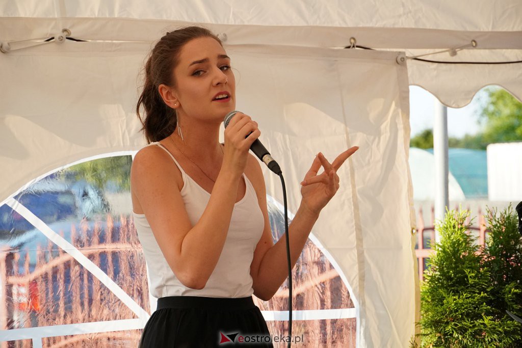 Letnie Granie w Dobrąłęce - Koncert Diany Oleszczak [20.07.2022] - zdjęcie #21 - eOstroleka.pl