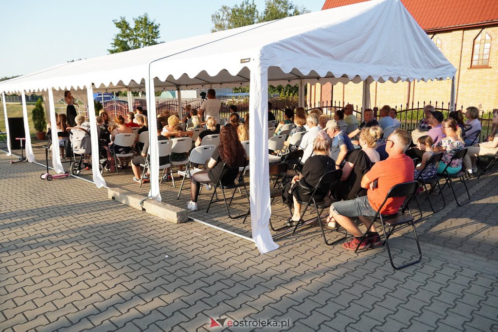 Letnie Granie w Dobrąłęce - Koncert Diany Oleszczak [20.07.2022] - zdjęcie #11 - eOstroleka.pl