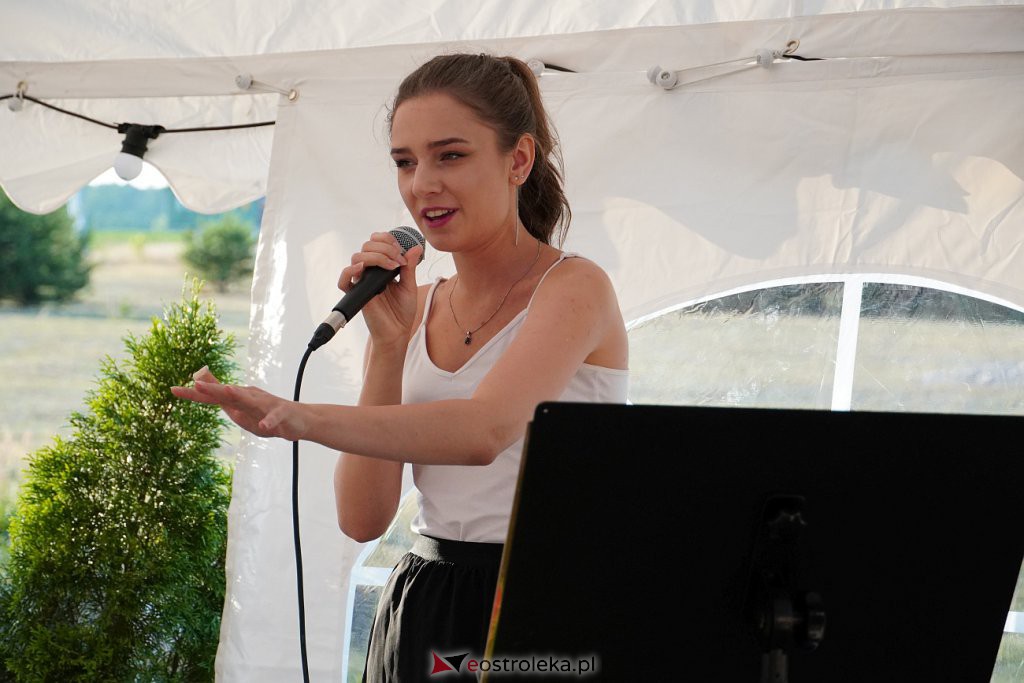 Letnie Granie w Dobrąłęce - Koncert Diany Oleszczak [20.07.2022] - zdjęcie #7 - eOstroleka.pl