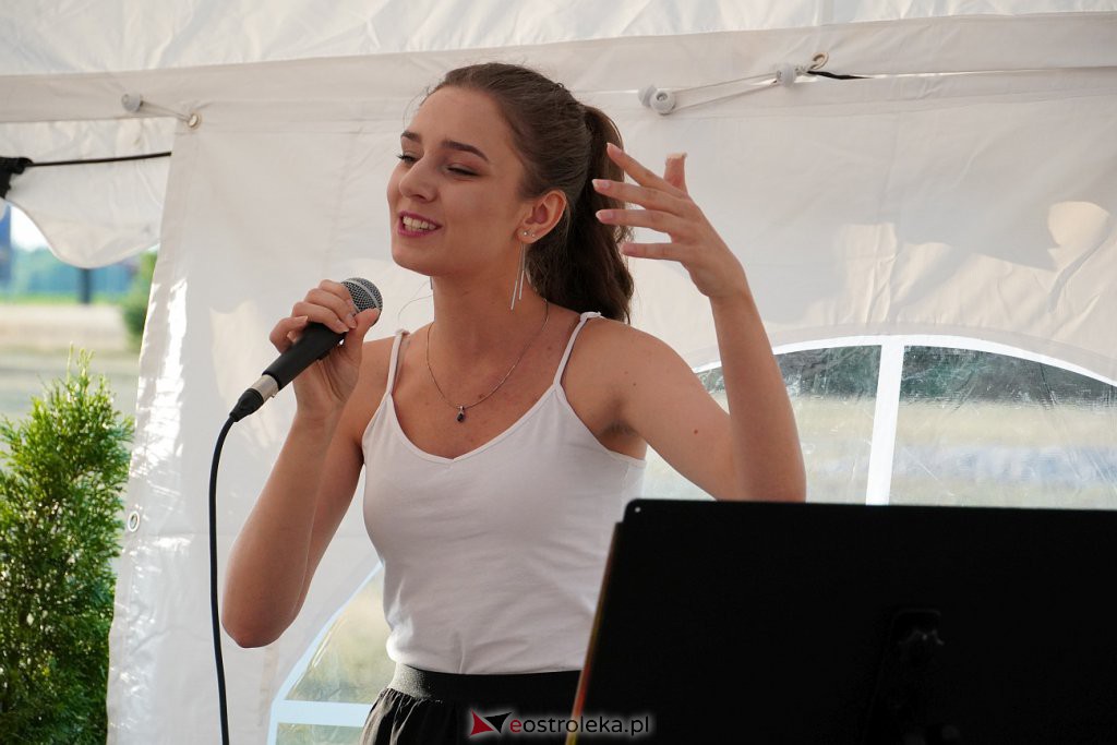 Letnie Granie w Dobrąłęce - Koncert Diany Oleszczak [20.07.2022] - zdjęcie #5 - eOstroleka.pl