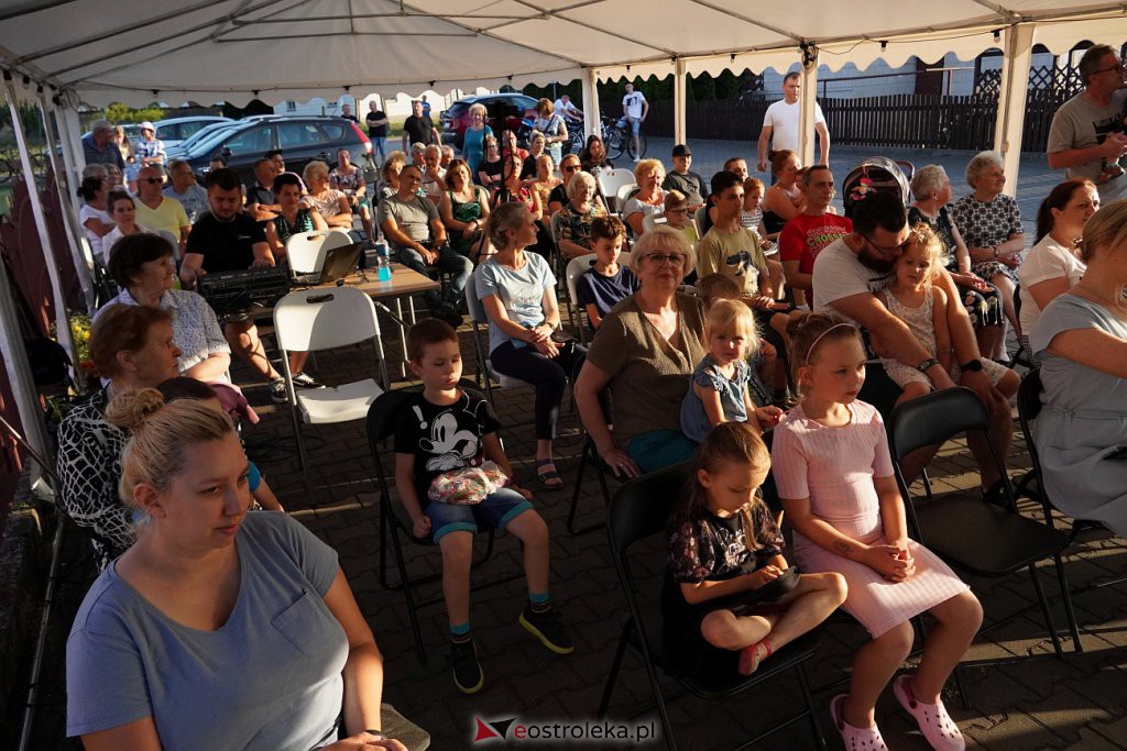 Letnie Granie w Dobrąłęce - Koncert Diany Oleszczak [20.07.2022] - zdjęcie #3 - eOstroleka.pl