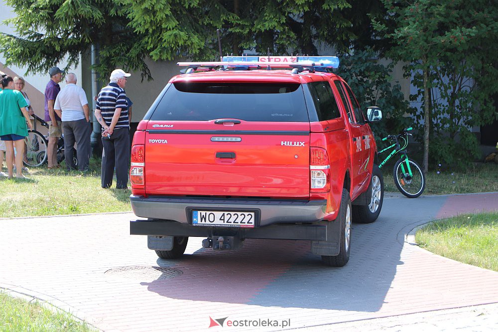 Pożar w bloku przy Blachnickiego. Strażacy reanimowali psa [21.07.2022] - zdjęcie #22 - eOstroleka.pl