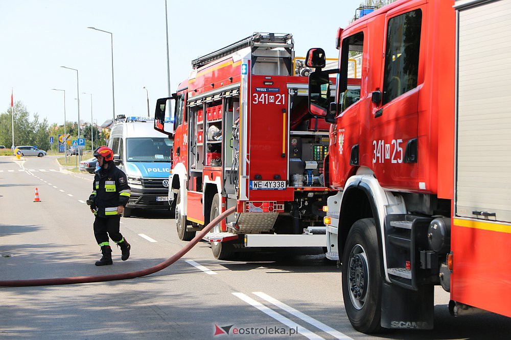 Pożar w bloku przy Blachnickiego. Strażacy reanimowali psa [21.07.2022] - zdjęcie #17 - eOstroleka.pl