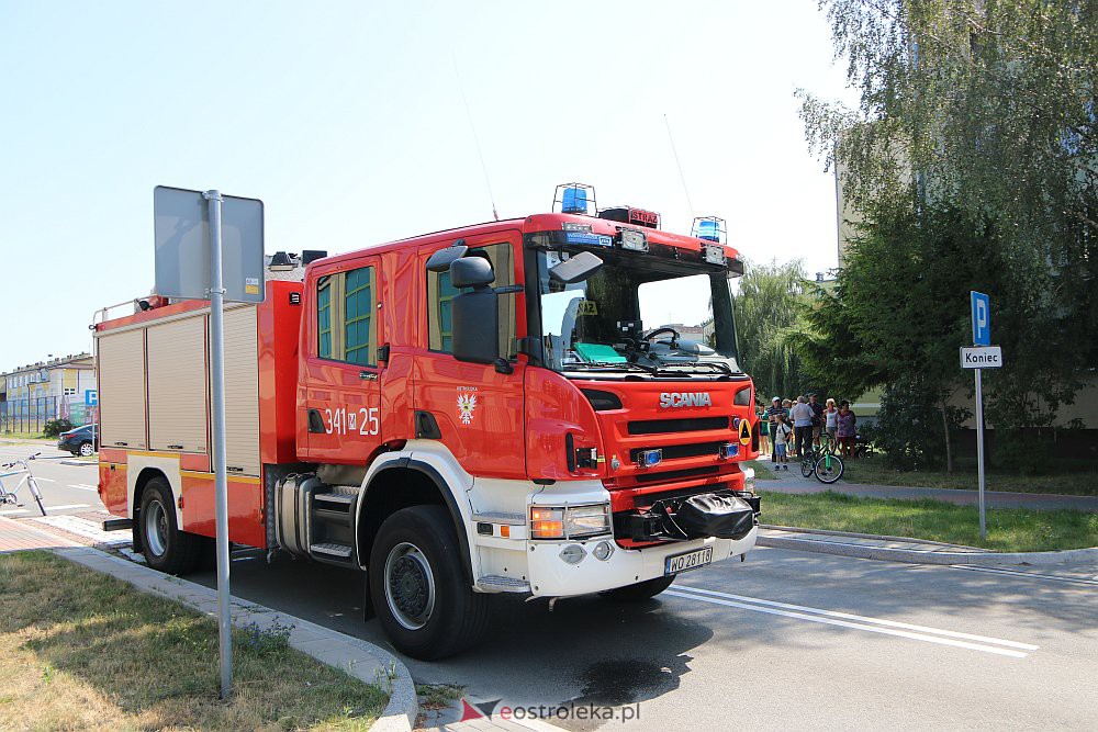 Pożar w bloku przy Blachnickiego. Strażacy reanimowali psa [21.07.2022] - zdjęcie #18 - eOstroleka.pl