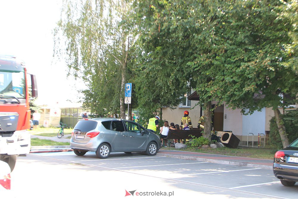 Pożar w bloku przy Blachnickiego. Strażacy reanimowali psa [21.07.2022] - zdjęcie #22 - eOstroleka.pl