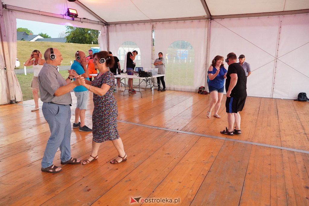 Silent disco. Cicha dyskoteka na zakończenie MazoPikniku w Ostrołęce [23.07.2022] - zdjęcie #45 - eOstroleka.pl