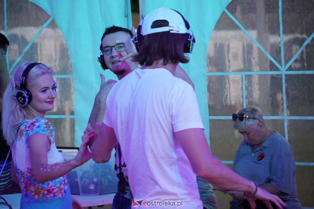Silent disco. Cicha dyskoteka na zakończenie MazoPikniku w Ostrołęce [23.07.2022] - zdjęcie #16 - eOstroleka.pl