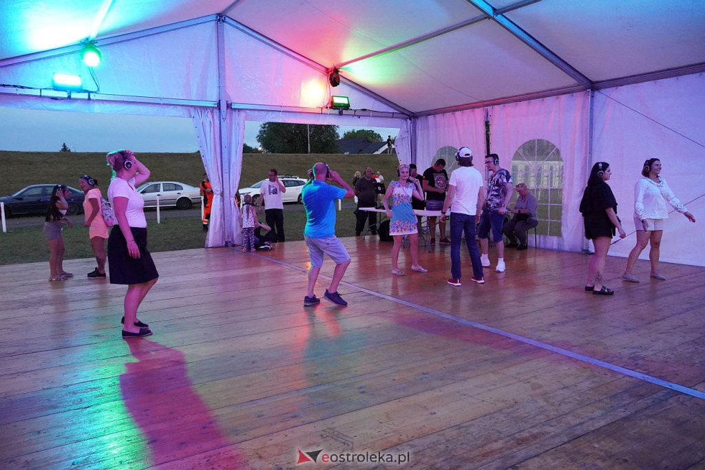 Silent disco. Cicha dyskoteka na zakończenie MazoPikniku w Ostrołęce [23.07.2022] - zdjęcie #9 - eOstroleka.pl