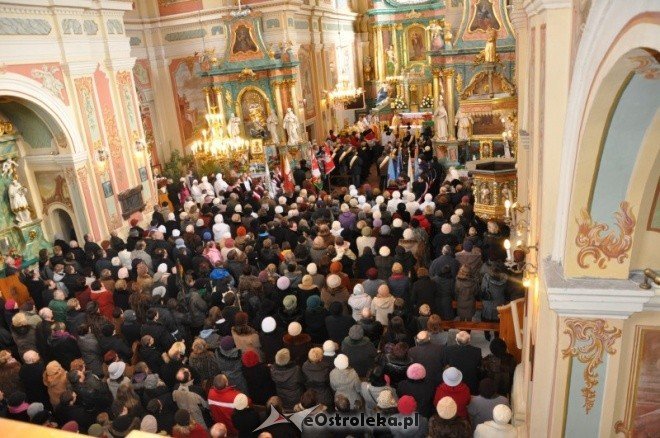 Przekazanie relikwii Papieża Jana Pawła II ostrołęckiemu sanktuarium - zdjęcie #4 - eOstroleka.pl