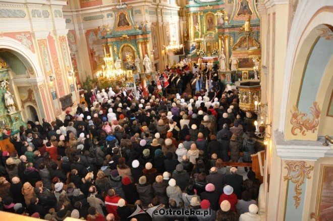 Przekazanie relikwii Papieża Jana Pawła II ostrołęckiemu sanktuarium - zdjęcie #7 - eOstroleka.pl