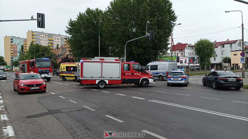 Wypadek na Kopernika w Ostrołęce [26.07.2022] - zdjęcie #12 - eOstroleka.pl
