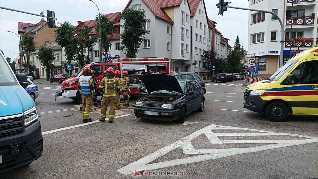 Wypadek na Kopernika w Ostrołęce [26.07.2022] - zdjęcie #6 - eOstroleka.pl