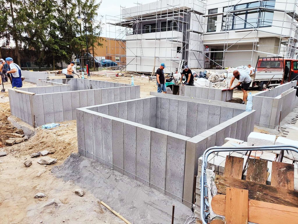 Dobiega końca przebudowa Centrum Kultury Kurpiowskiej w Kadzidle [27.07.2022] - zdjęcie #7 - eOstroleka.pl