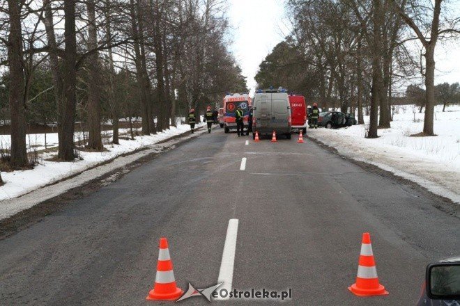 Śmiertelny wypadek w Siarczej Łące (06.03.2011) - zdjęcie #10 - eOstroleka.pl