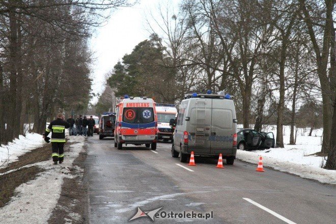 Śmiertelny wypadek w Siarczej Łące (06.03.2011) - zdjęcie #8 - eOstroleka.pl