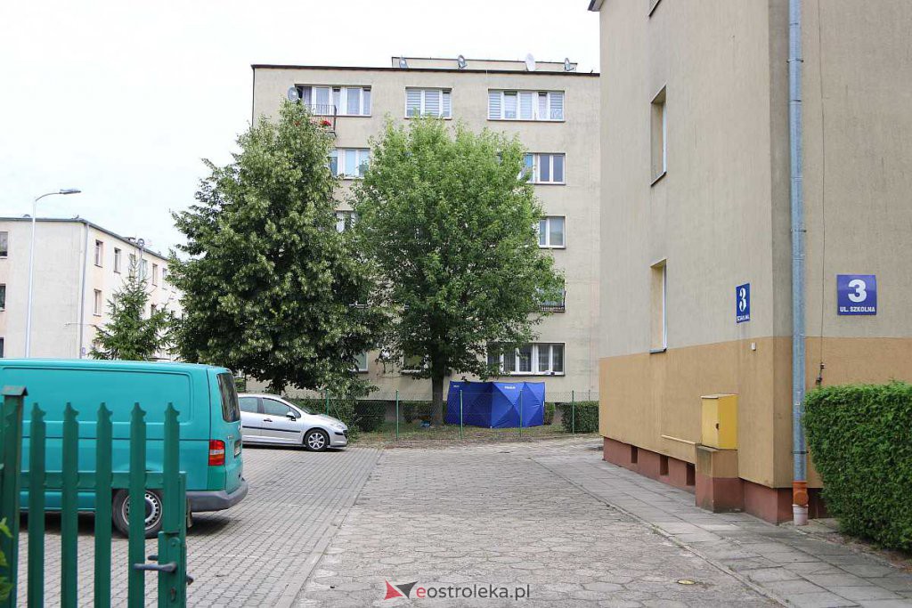 Tragedia na jednym z ostrołęckich osiedli. Kobieta wypadła z okna, nie żyje [30.07.2022] - zdjęcie #6 - eOstroleka.pl