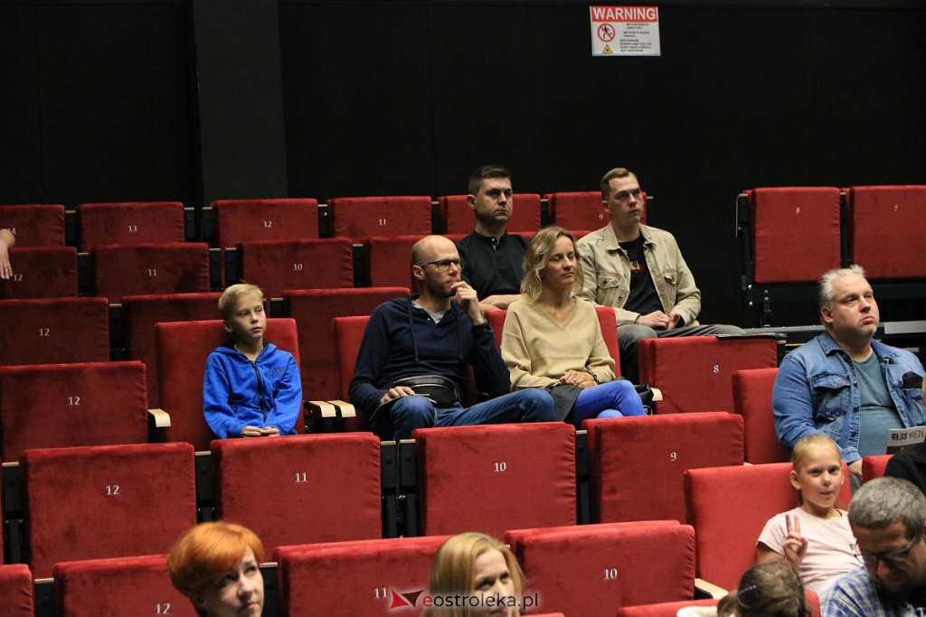 Olaf Popkiewicz w Muzeum Żołnierzy Wyklętych. Mówił o broni używanej w czasie Powstania Warszawskiego [31.07.2022] - zdjęcie #18 - eOstroleka.pl