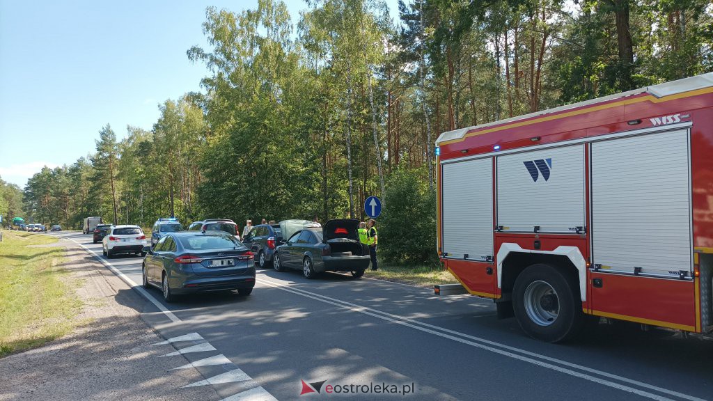 Zderzenie trzech aut na DK 53 [01.08.2022] - zdjęcie #2 - eOstroleka.pl