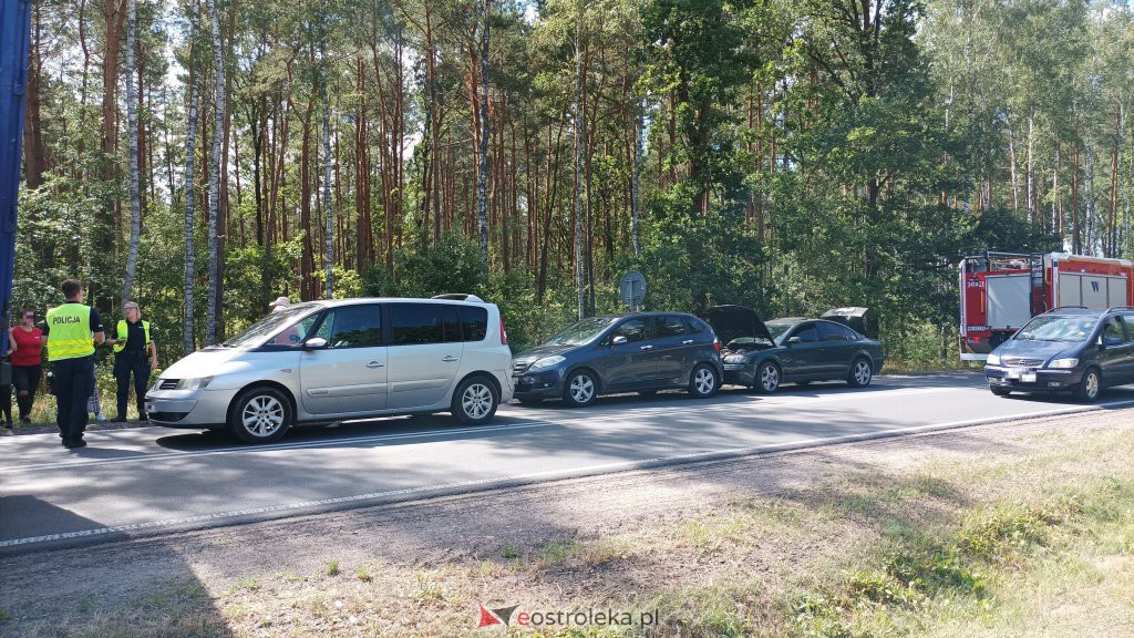 Zderzenie trzech aut na DK 53 [01.08.2022] - zdjęcie #5 - eOstroleka.pl