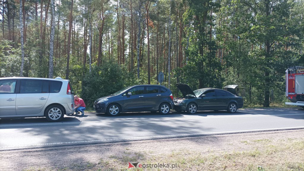 Zderzenie trzech aut na DK 53 [01.08.2022] - zdjęcie #12 - eOstroleka.pl