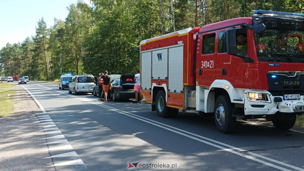 Zderzenie trzech aut na DK 53 [01.08.2022] - zdjęcie #13 - eOstroleka.pl