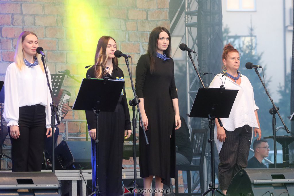 Powstańcze śpiewanie w Ostrołęce [01.08.2022] - zdjęcie #86 - eOstroleka.pl