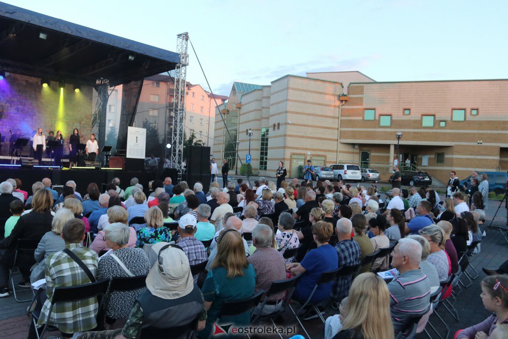 Powstańcze śpiewanie w Ostrołęce [01.08.2022] - zdjęcie #75 - eOstroleka.pl