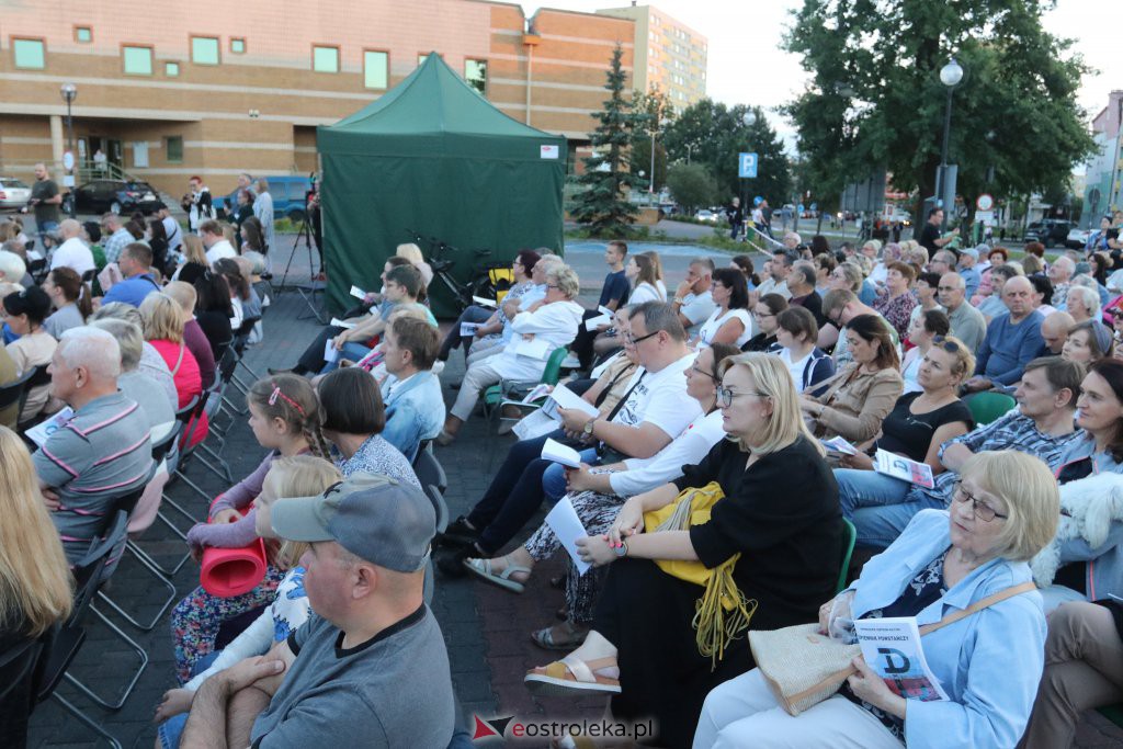 Powstańcze śpiewanie w Ostrołęce [01.08.2022] - zdjęcie #74 - eOstroleka.pl